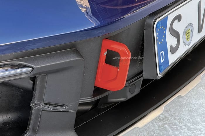 Feature: Ice drifting in a Porsche 911 Dakar